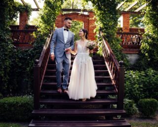 Hania i Paweł wybrali niezwykle urokliwe miejsce na zaślubiny w plenerze ❤ z takich miejsc zdjęcia same się robią 😊
Parze Młodej życzymy wszystkiego najpiękniejszego na nowej drodze ❤🥰  #fotografiatrójmiasto #fotografiaślubna #wplenerze @zamekrzucewo